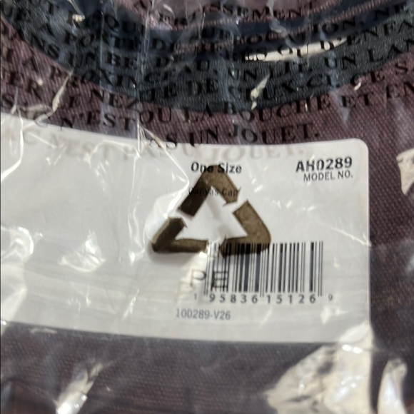 Carhartt Men's Deep Burgundy Hat - Picture 4 of 4